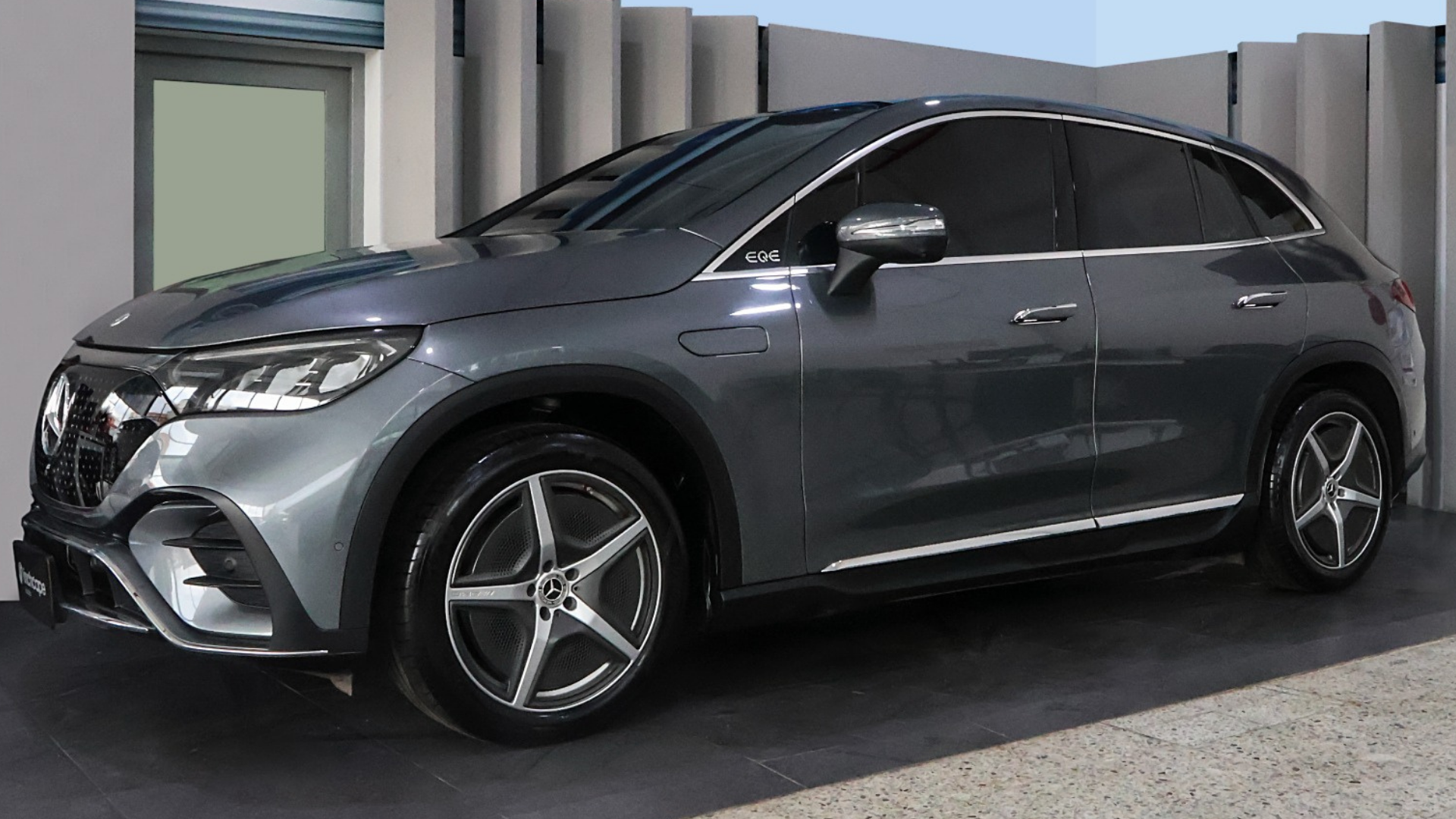 MERCEDES BENZ EQE 350+ SUV